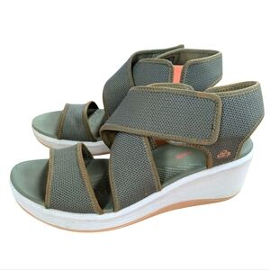 Clarks Cloudsteppers Step Cali Palm Sandasl Green Size 9.5